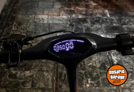 Otros - MONOPATÍN ELÉCTRICO RED BULL 350W - En Venta