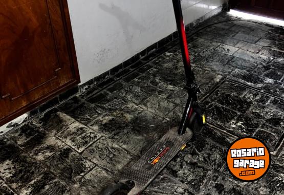 Otros - MONOPATÍN ELÉCTRICO RED BULL 350W - En Venta