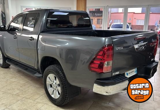 Camionetas - Toyota HILUX SRV 2019 Diesel 124594Km - En Venta