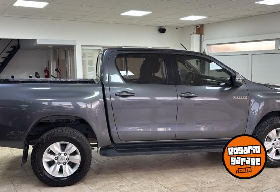 Camionetas - Toyota HILUX SRV 2019 Diesel 124594Km - En Venta