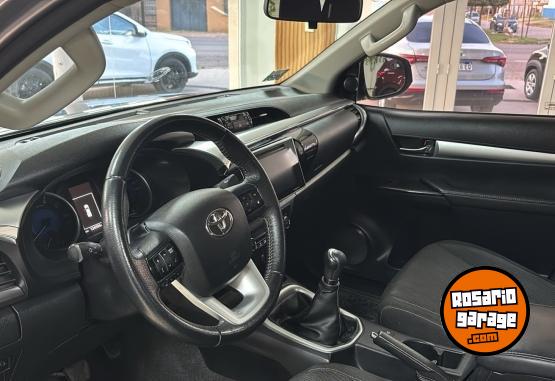 Camionetas - Toyota HILUX SRV 2019 Diesel 124594Km - En Venta