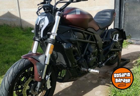 Motos - Benelli 502 c 2022 Nafta 4600Km - En Venta