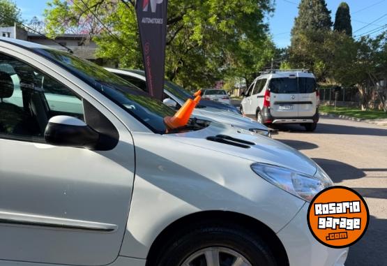 Autos - Peugeot 207 allure 2013 Nafta 81000Km - En Venta