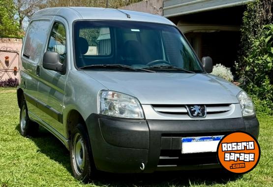 Utilitarios - Peugeot HDI 1.6 Furgón Confort 2016 Diesel 174000Km - En Venta