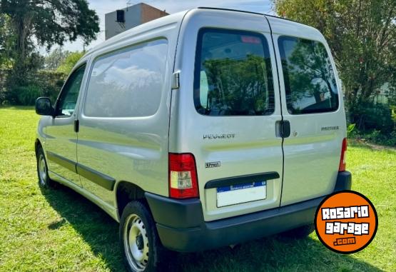 Utilitarios - Peugeot HDI 1.6 Furgón Confort 2016 Diesel 174000Km - En Venta
