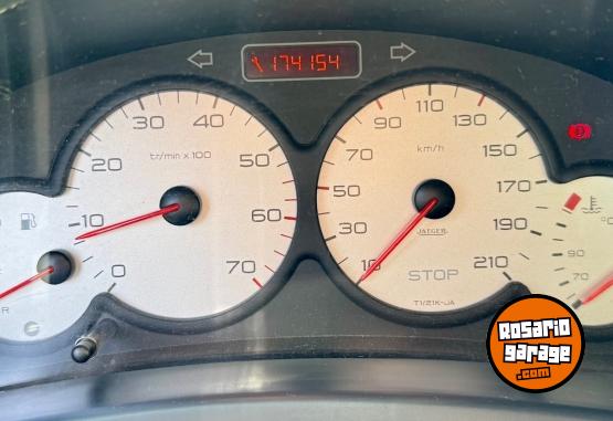 Utilitarios - Peugeot HDI 1.6 Furgón Confort 2016 Diesel 174000Km - En Venta