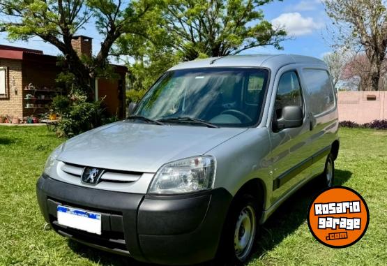 Utilitarios - Peugeot HDI 1.6 Furgón Confort 2016 Diesel 174000Km - En Venta