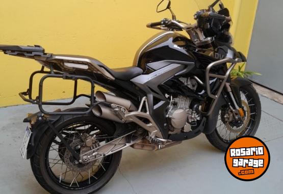 Motos - Zontes 310 t2 rayos 2022 Nafta 15700Km - En Venta