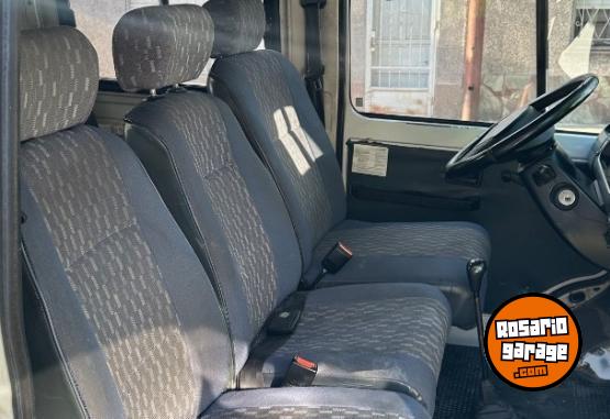 Utilitarios - Renault Trafic 1997 Diesel 600000Km - En Venta