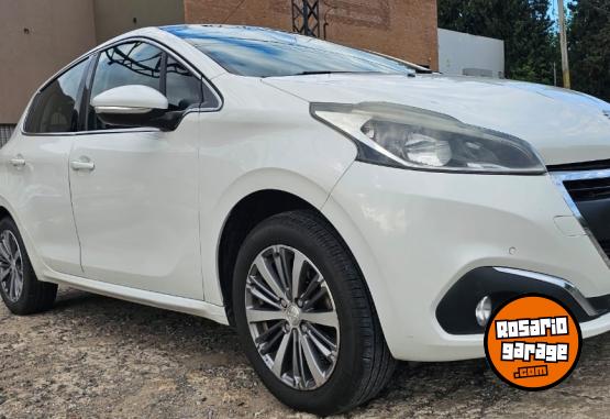 Autos - Peugeot 208 Feline 2017 Nafta 165068Km - En Venta