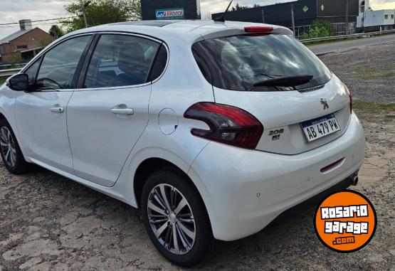 Autos - Peugeot 208 Feline 2017 Nafta 165068Km - En Venta