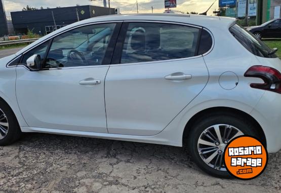 Autos - Peugeot 208 Feline 2017 Nafta 165068Km - En Venta