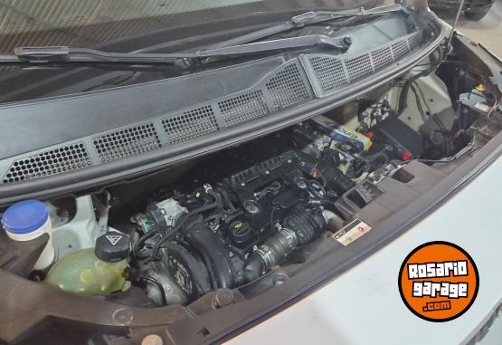 Utilitarios - Peugeot Expert furgon confort 2020 Diesel 120000Km - En Venta