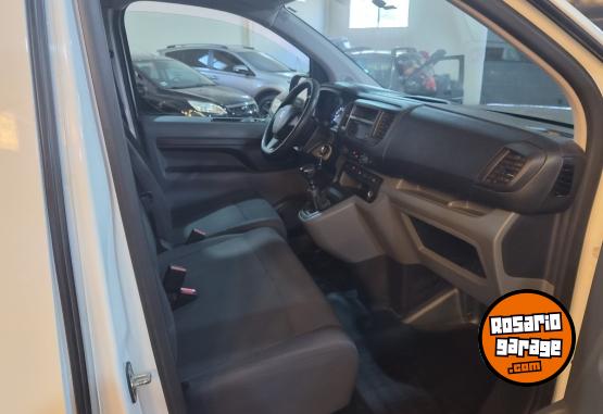 Utilitarios - Peugeot Expert furgon confort 2020 Diesel 120000Km - En Venta