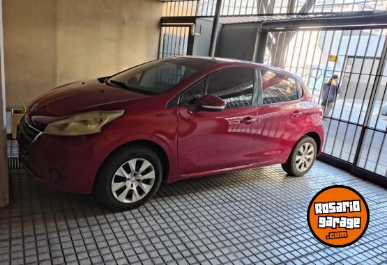 Autos - Peugeot 208 2014 Nafta 131000Km - En Venta