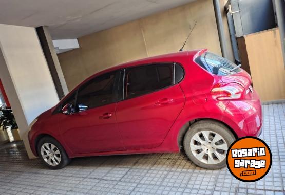 Autos - Peugeot 208 2014 Nafta 131000Km - En Venta