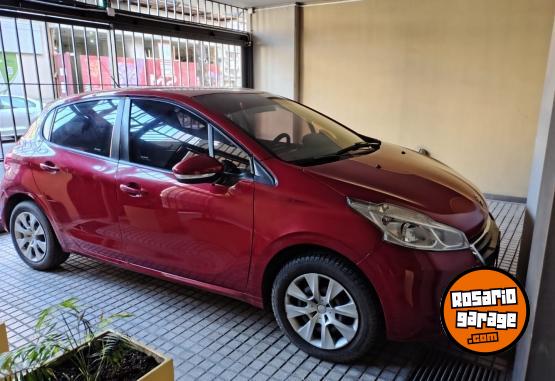 Autos - Peugeot 208 2014 Nafta 131000Km - En Venta
