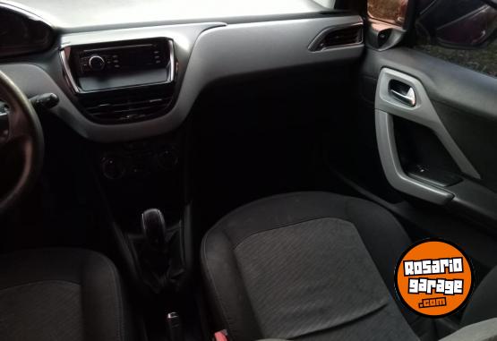 Autos - Peugeot 208 2014 Nafta 131000Km - En Venta