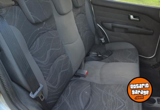 Autos - Fiat Siena 2017 GNC 137000Km - En Venta