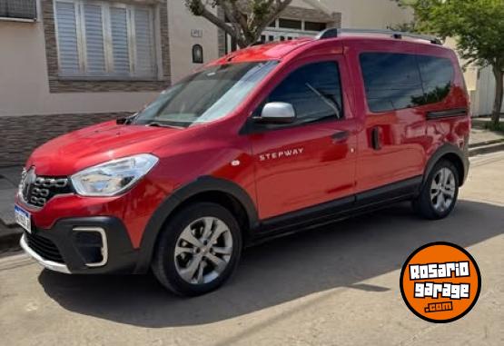 Utilitarios - Renault Kangoo 2024 Nafta 35000Km - En Venta