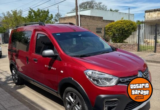 Utilitarios - Renault Kangoo 2024 Nafta 35000Km - En Venta
