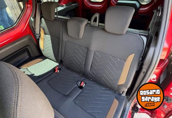 Utilitarios - Renault Kangoo 2024 Nafta 35000Km - En Venta