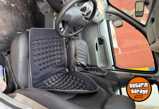 Utilitarios - Renault Kangoo 2012 Nafta 133000Km - En Venta