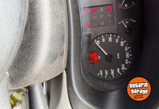 Utilitarios - Renault Kangoo 2012 Nafta 133000Km - En Venta