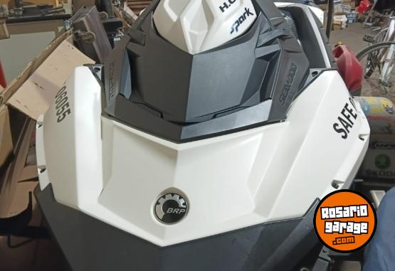 Embarcaciones - Vendo moto de agua - En Venta