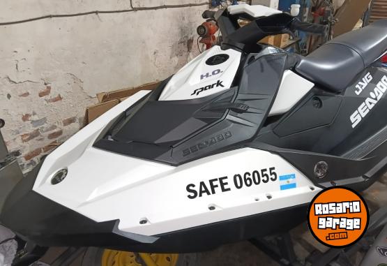 Embarcaciones - Vendo moto de agua - En Venta