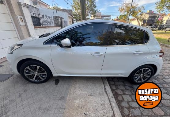 Autos - Peugeot 208 feline 2017 Nafta 49000Km - En Venta