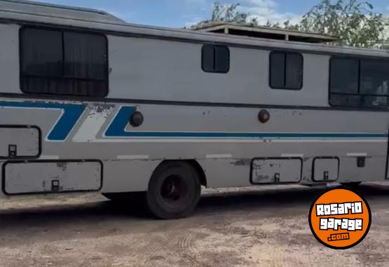 Camiones y Grúas - Motorhome equipado motor MB 1114 - En Venta