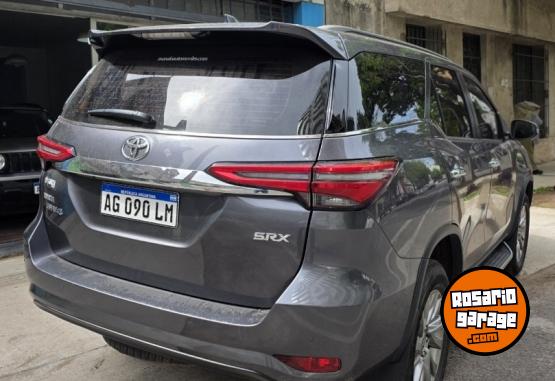 Camionetas - Toyota SW4 SRX 2023 Diesel 60000Km - En Venta
