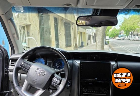 Camionetas - Toyota SW4 SRX 2023 Diesel 60000Km - En Venta