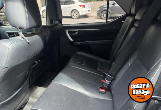 Camionetas - Toyota SW4 SRX 2023 Diesel 60000Km - En Venta