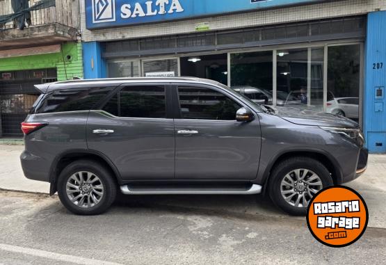 Camionetas - Toyota SW4 SRX 2023 Diesel 60000Km - En Venta