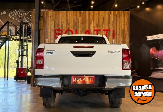 Camionetas - Toyota Hilux 2.4 Dc 4X4 Tdi Dx 2024 Diesel 277000Km - En Venta