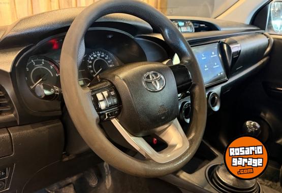 Camionetas - Toyota Hilux 2.4 Dc 4X4 Tdi Dx 2024 Diesel 277000Km - En Venta