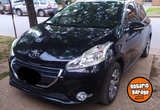 Autos - Peugeot 208 2015 Nafta 130000Km - En Venta