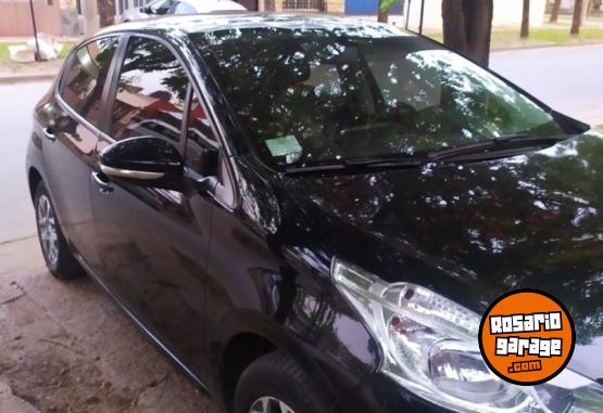 Autos - Peugeot 208 2015 Nafta 130000Km - En Venta