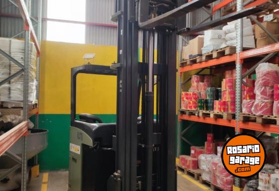 Camiones y Grúas - Autoelevador electrico - En Venta