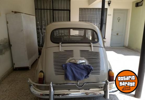 Clásicos - Fiat 600 D (1964) – Puertas Suicidas / Apertura Inversa – Pieza de Colección - En Venta