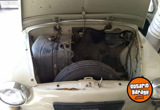 Clásicos - Fiat 600 D (1964) – Puertas Suicidas / Apertura Inversa – Pieza de Colección - En Venta