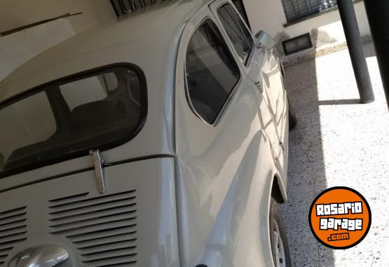 Clásicos - Fiat 600 D (1964) – Puertas Suicidas / Apertura Inversa – Pieza de Colección - En Venta