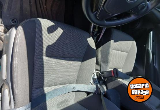 Autos - Toyota YARIS 2025 Nafta 10000Km - En Venta