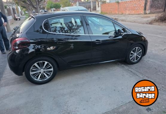 Autos - Peugeot 208 feline 2017 Nafta 125000Km - En Venta