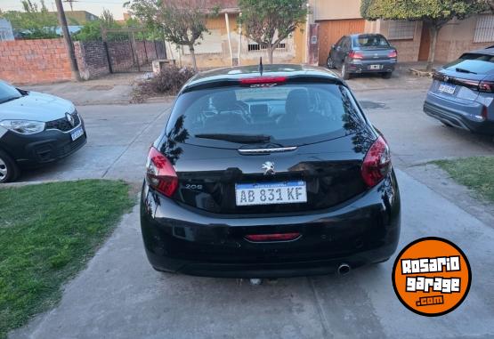 Autos - Peugeot 208 feline 2017 Nafta 125000Km - En Venta