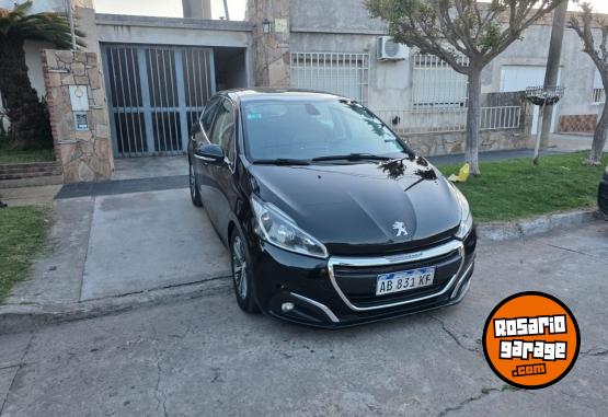 Autos - Peugeot 208 feline 2017 Nafta 125000Km - En Venta