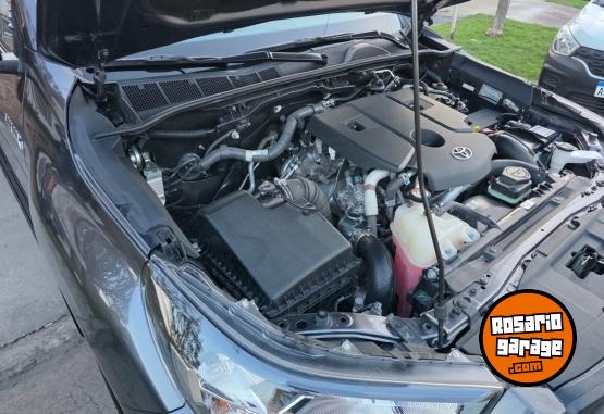 Camionetas - Toyota Hilux Sr 4x2 2022 Diesel 40000Km - En Venta