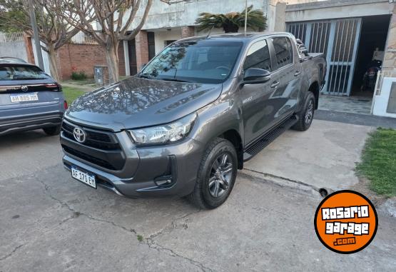 Camionetas - Toyota Hilux Sr 4x2 2022 Diesel 40000Km - En Venta